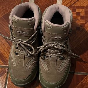Really good condition hiking boots